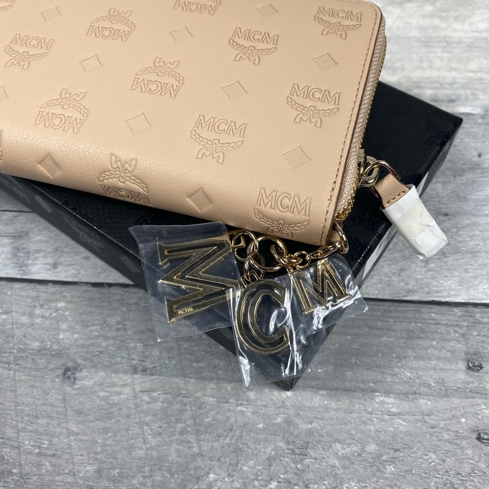 MCM klara Zip wallet large latte beige monogram - Picture 3 of 8